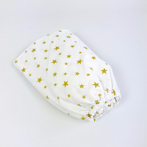 Детская простынь на резинке в кроватку BabySoon "Золотые звёзды" 120 х 60 см