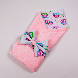 Летний конверт-плед на выписку с плюшем розового цвета BabySoon 78х85см Нежные совушки