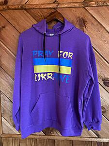 Жіноче худі з капюшоном фіолетового кольору Pray for Ukraine SKL92-358353